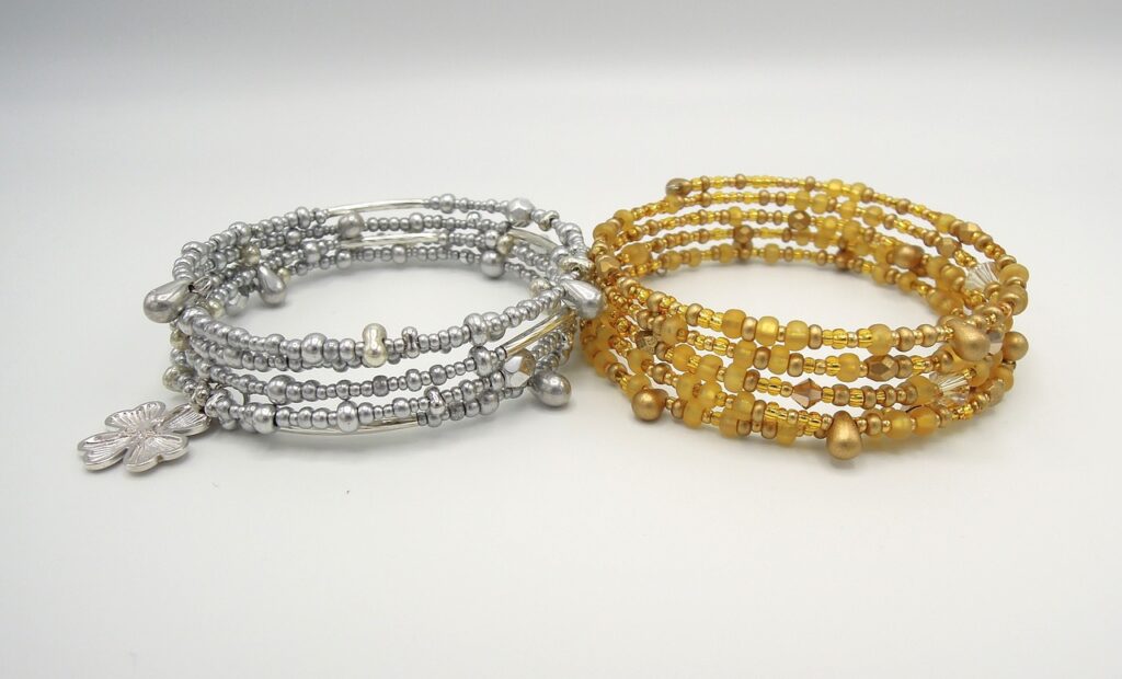 jewellery, bracelet, beads-2090198.jpg